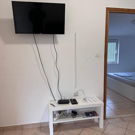 Apartmani Bruno Vrsi Eksteriør bilde